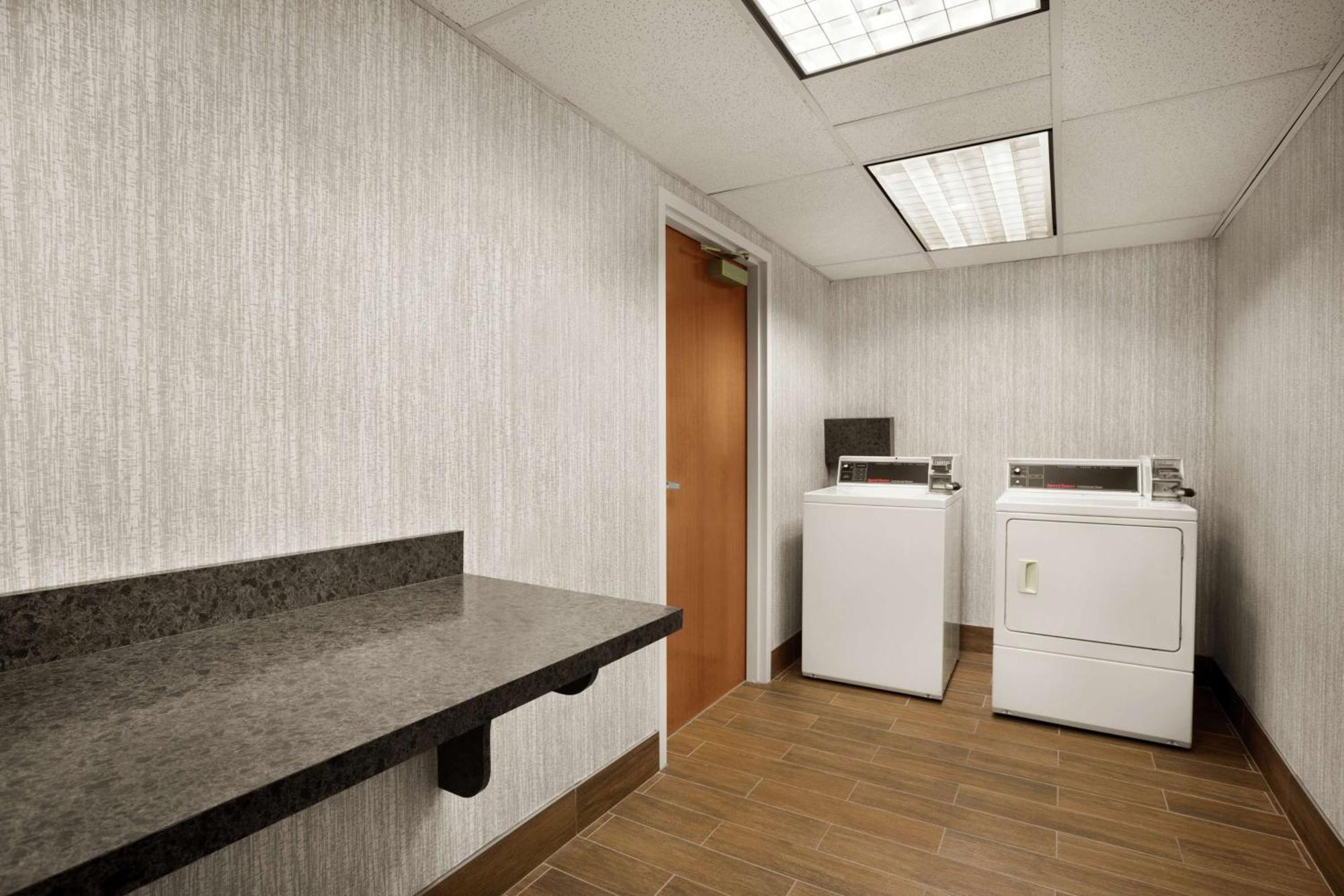 Hampton Inn Richmond/אשלנד מראה חיצוני תמונה